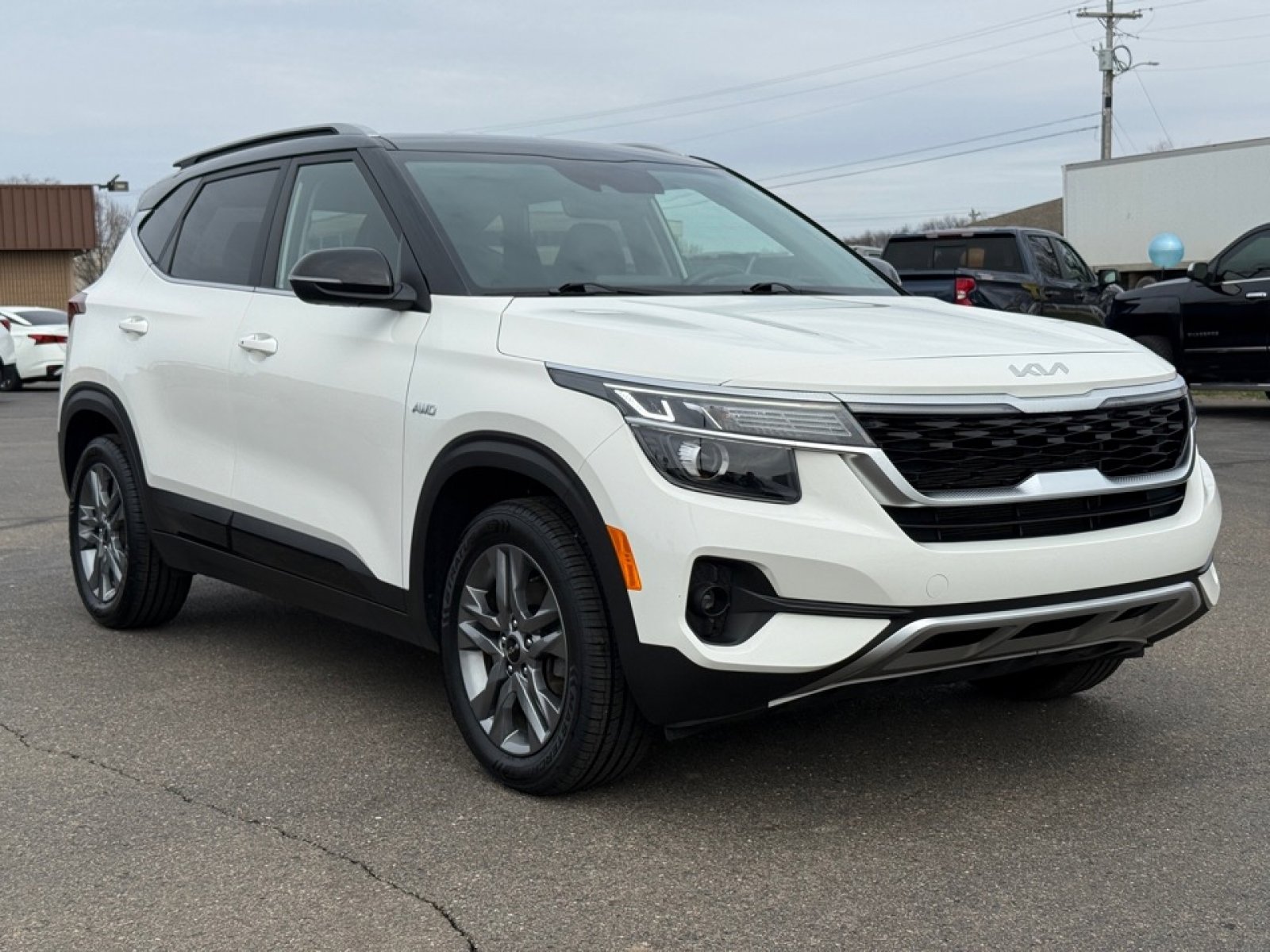 Used 2022 Kia Seltos S image 2