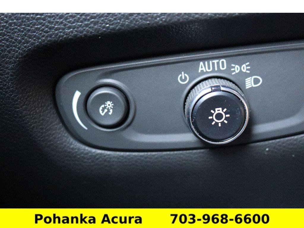 Used 2023 Chevrolet Traverse RS image 19