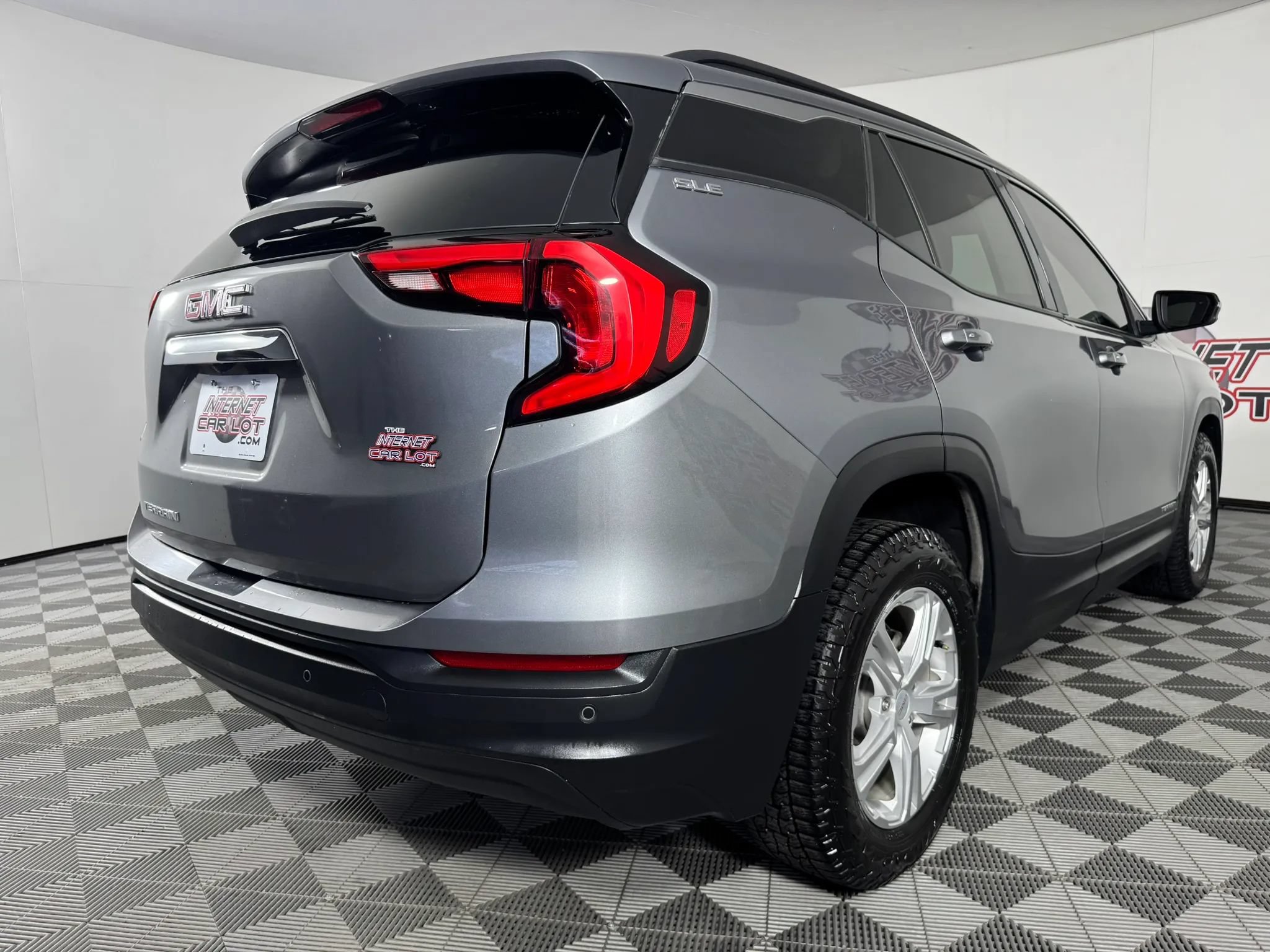 Used 2020 GMC Terrain SLE w/ Driver Convenience Package FWD image 27