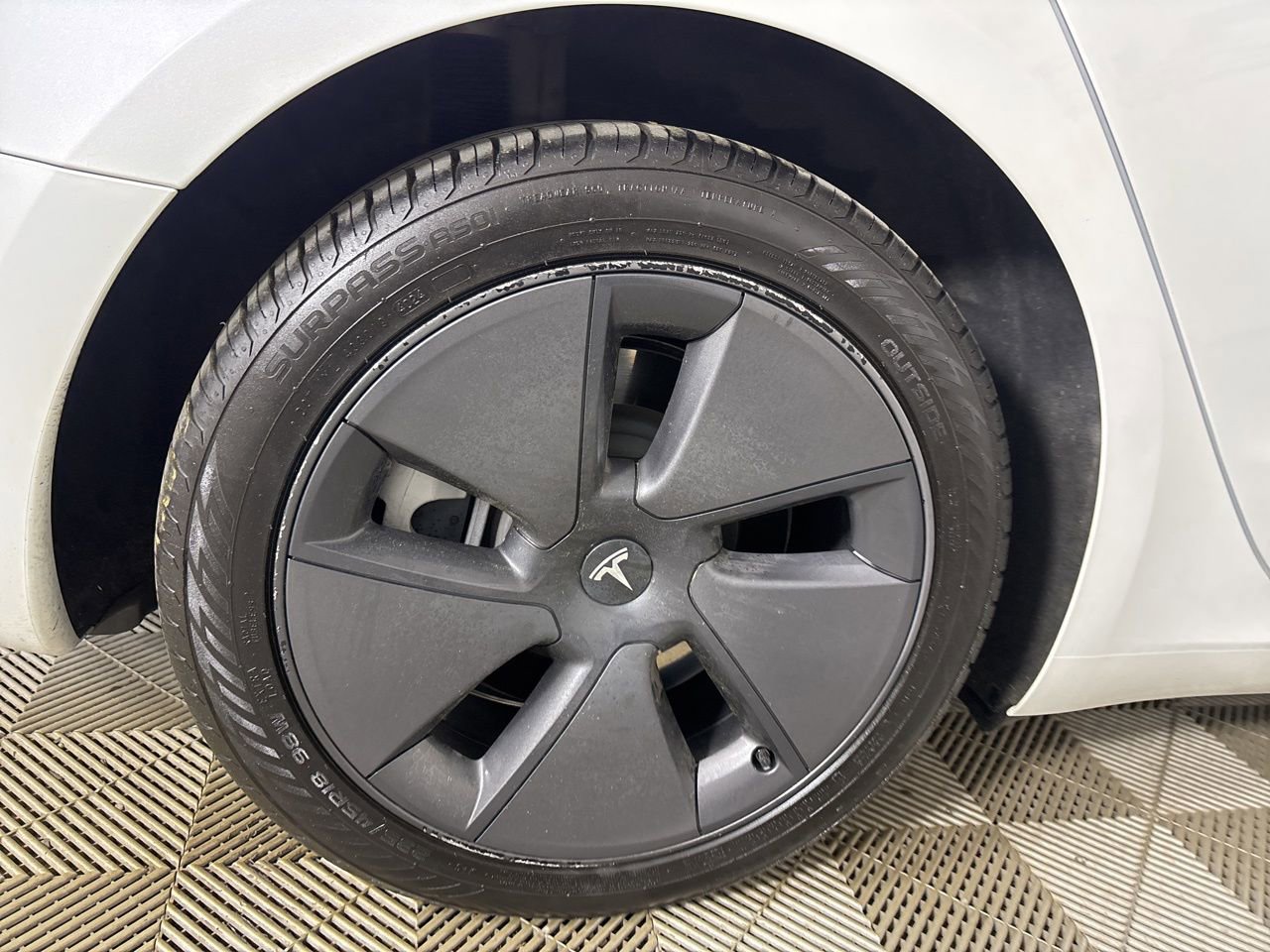 Used 2023 Tesla Model 3 Standard Range image 25