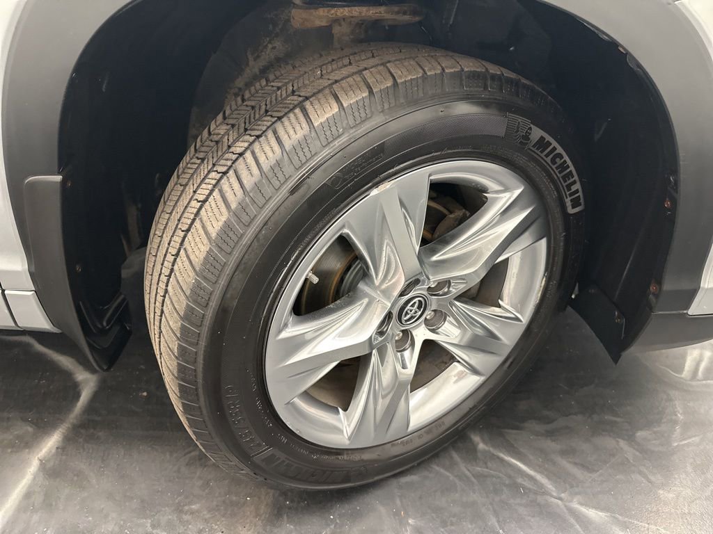 Used 2019 Toyota Highlander Limited image 37