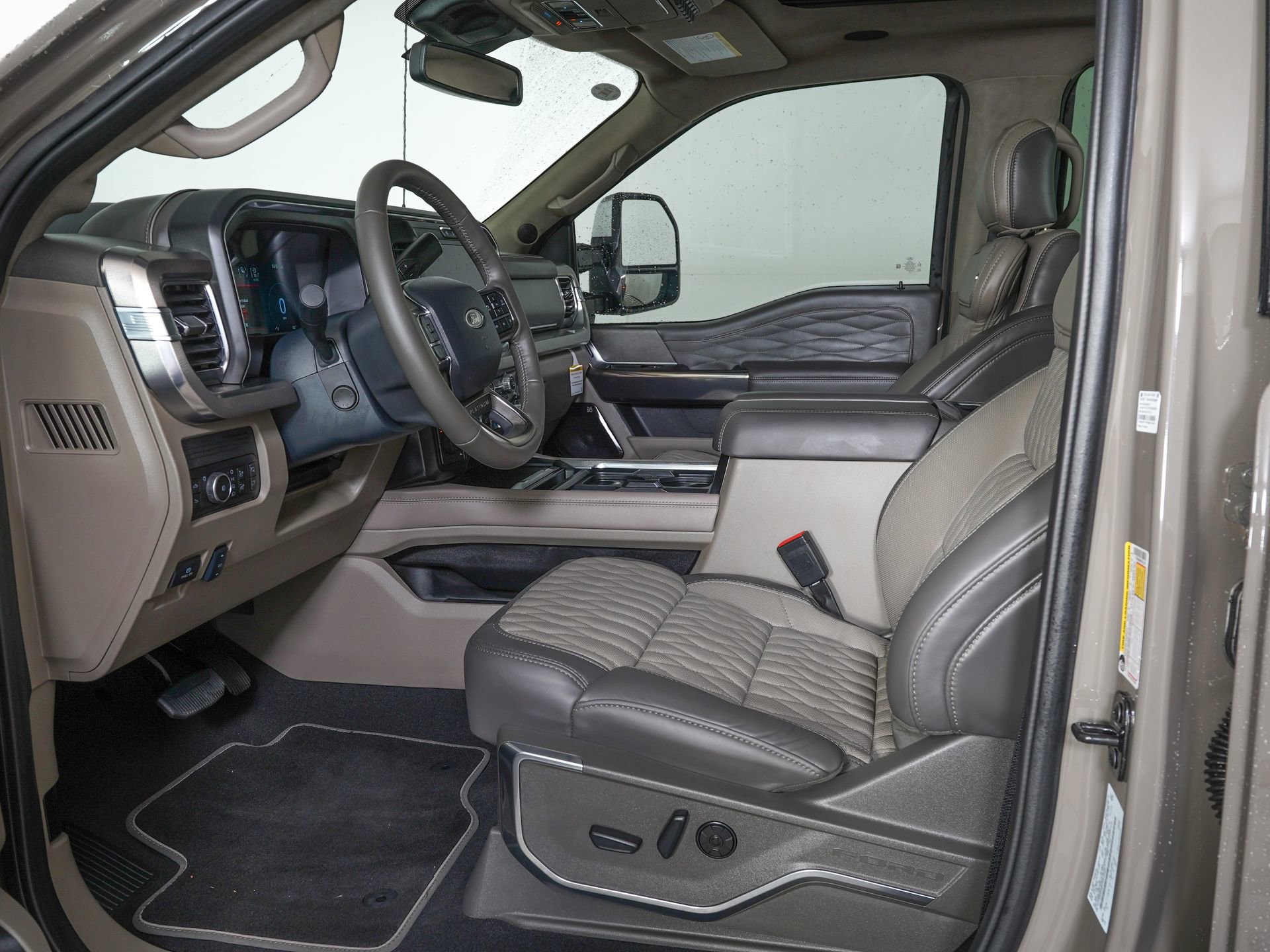 Used 2026 Ford F450 Platinum w/ Platinum Plus Package AWD/4WD image 12