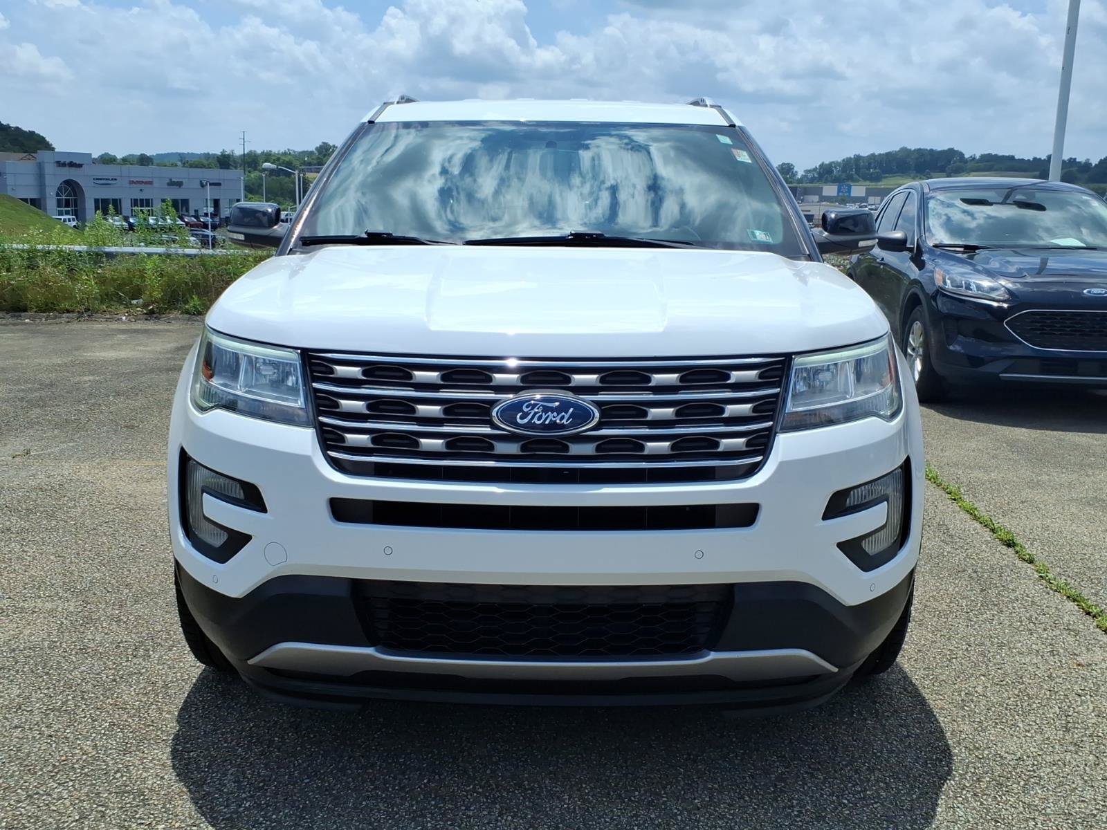 Certified 2017 Ford Explorer XLT w/ Equipment Group 201A AWD/4WD image 2