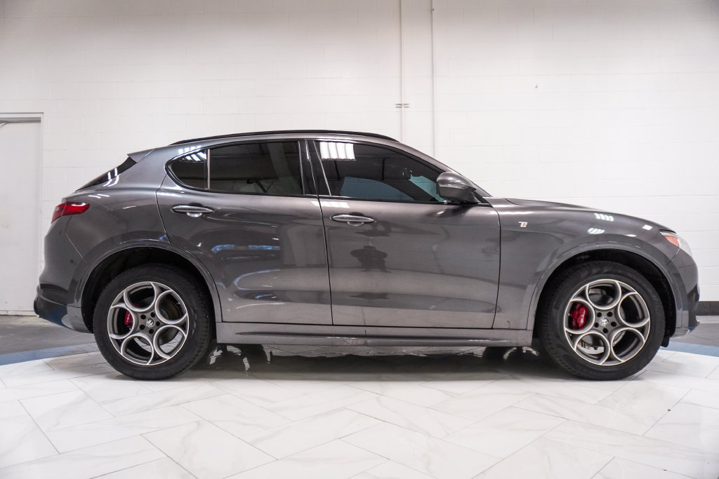 Used 2023 Alfa Romeo Stelvio Ti AWD/4WD image 33
