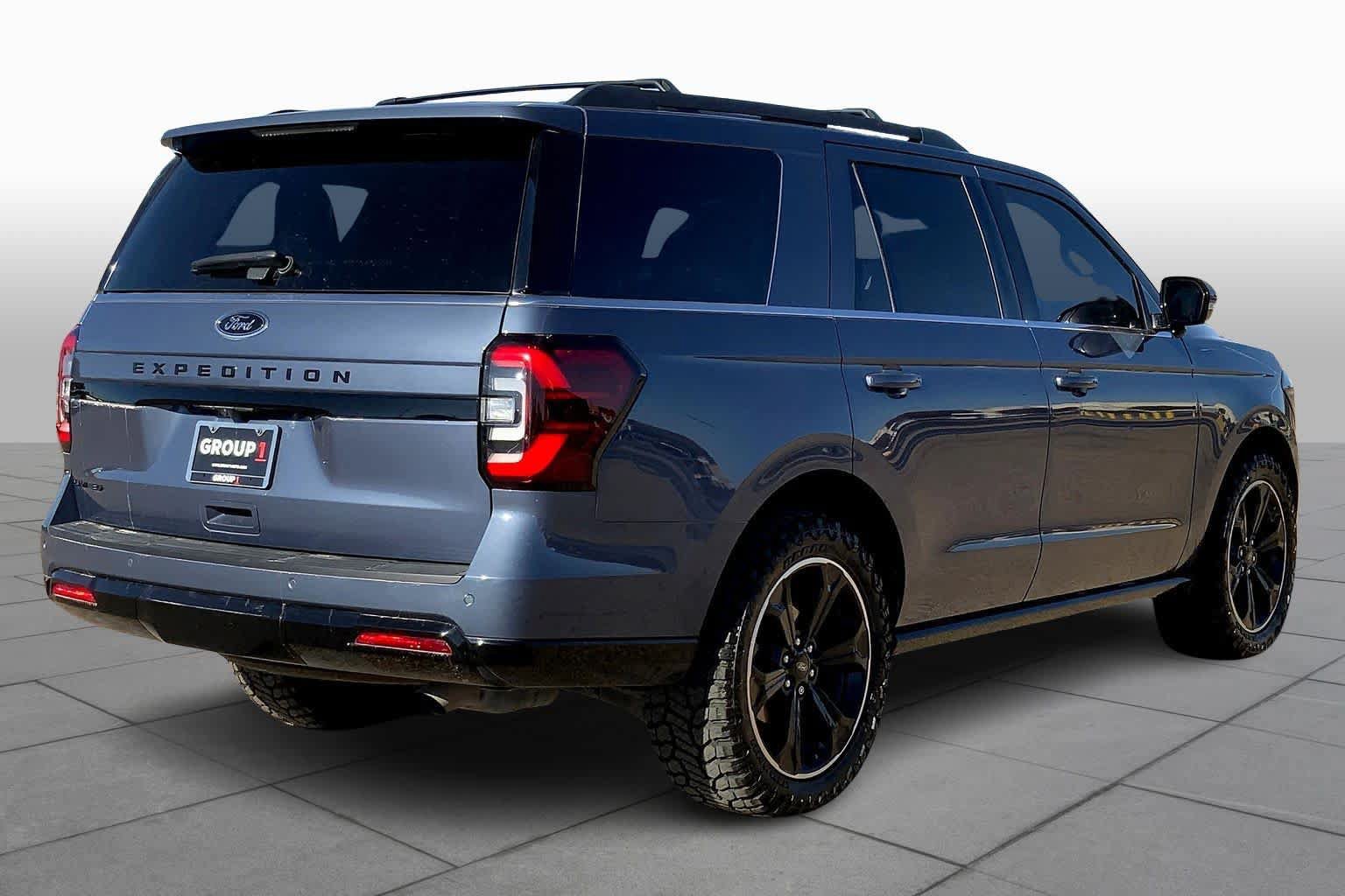 Used 2023 Ford Expedition Limited AWD/4WD image 13