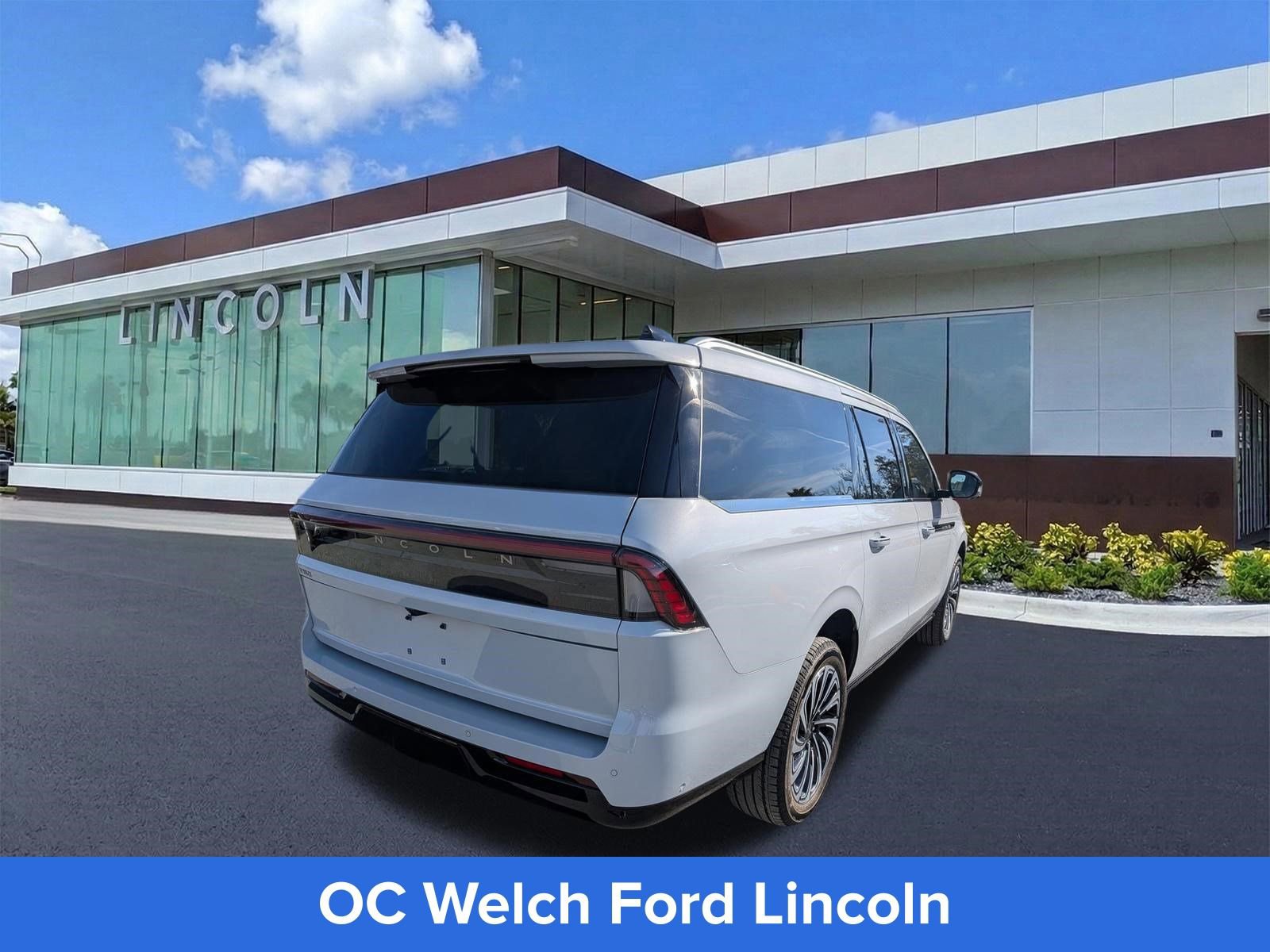 Certified 2025 Lincoln Navigator L Black Label image 5