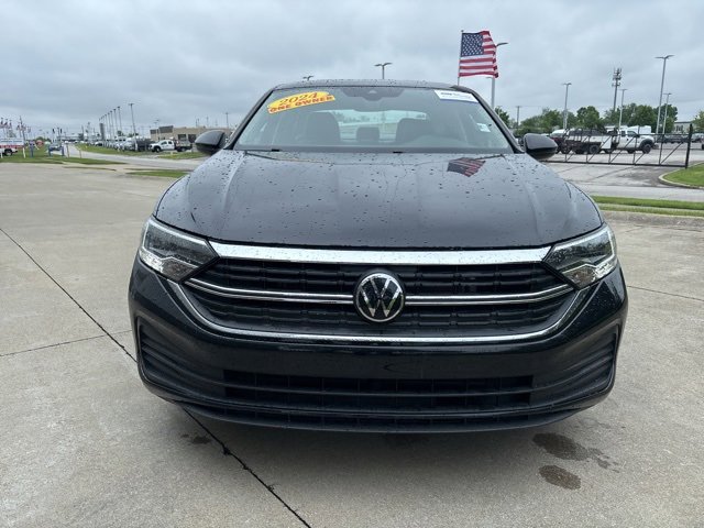 Used 2024 Volkswagen Jetta SE image 5