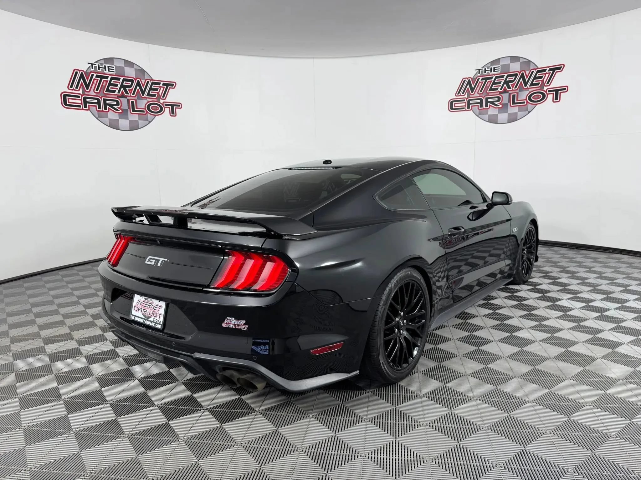 Used 2020 Ford Mustang GT Premium w/ GT Performance Package RWD image 7