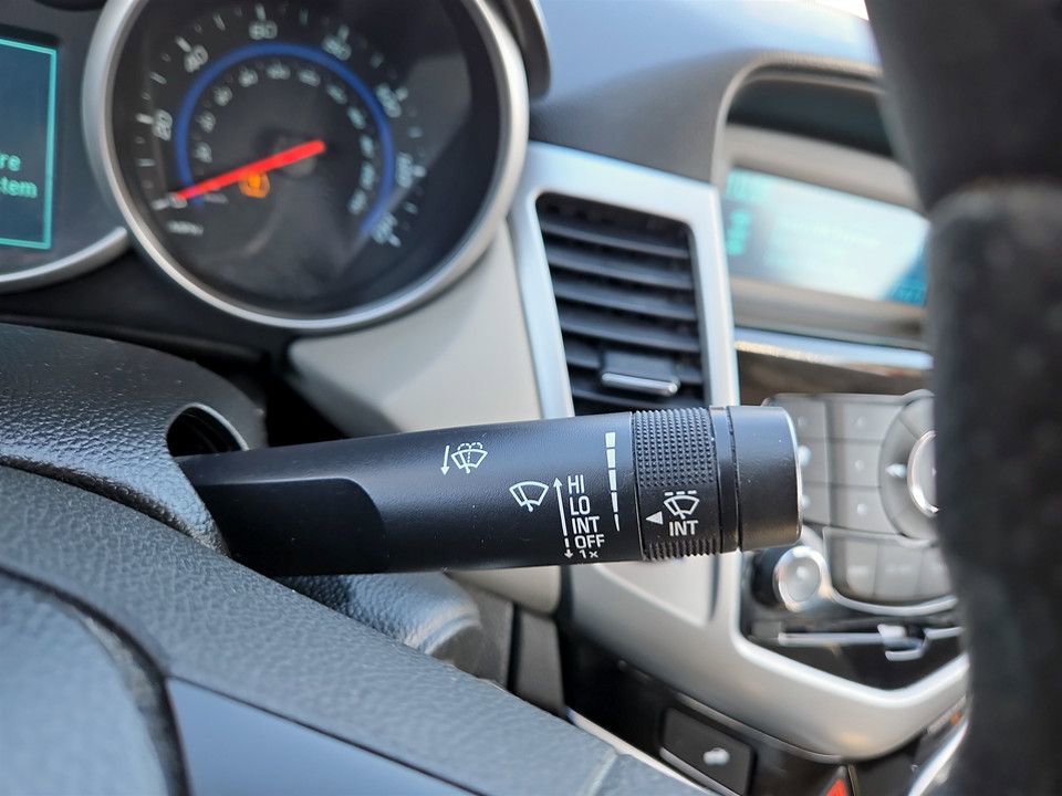 Used 2016 Chevrolet Cruze LT image 17