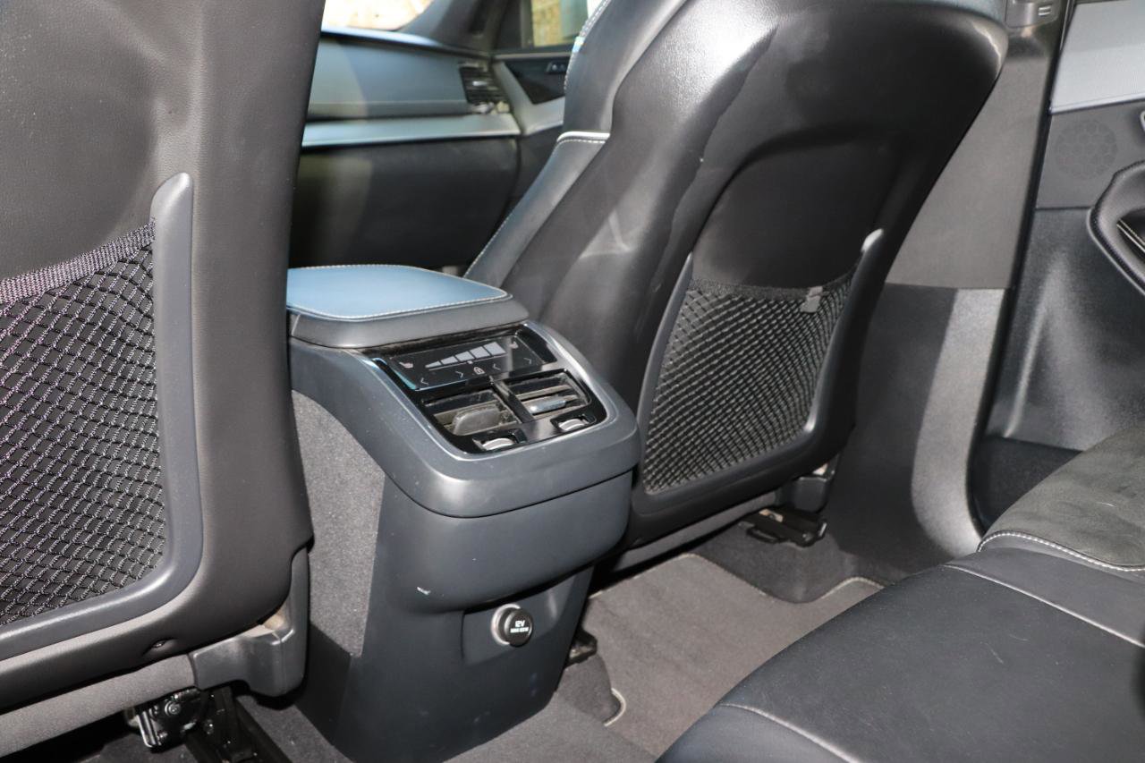 Used 2019 Volvo XC90 T6 R-Design w/ Advanced Package image 16