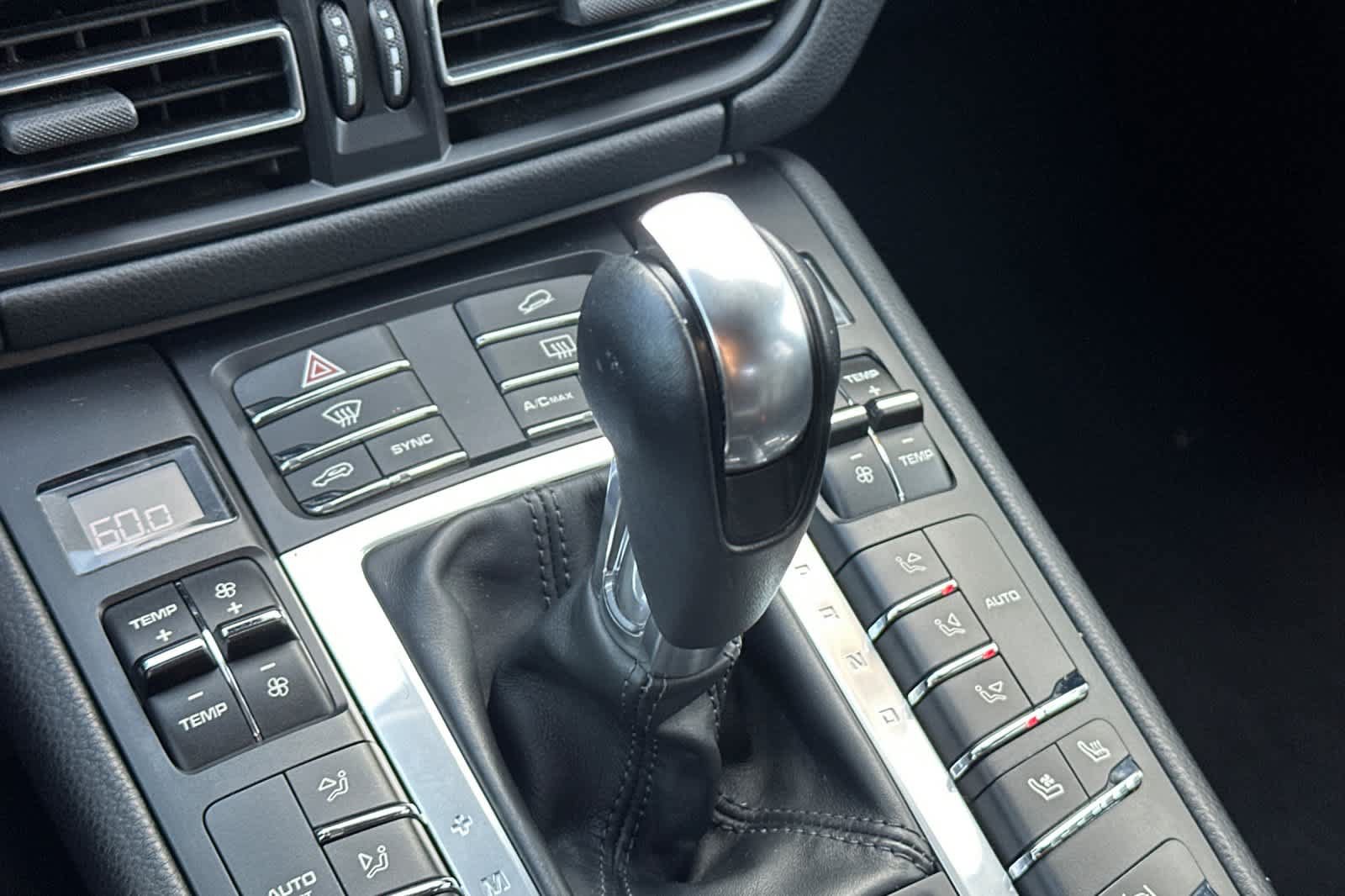 Used 2021 Porsche Macan AWD/4WD image 23