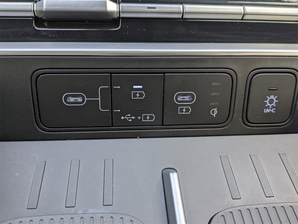 Certified 2024 Hyundai Santa Fe Limited image 23