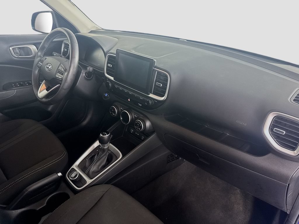 Certified 2025 Hyundai Venue SEL FWD image 29