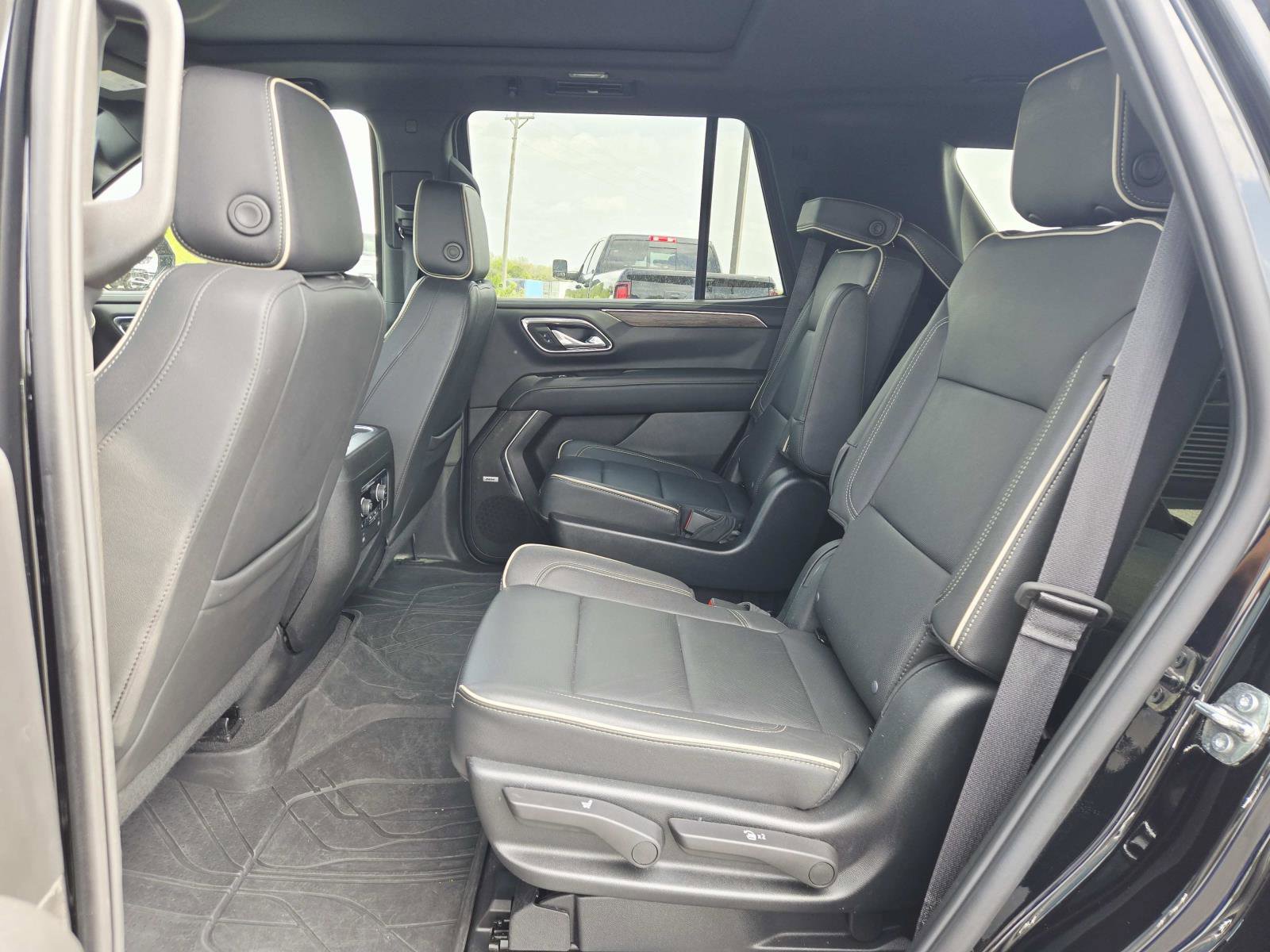 Used 2023 Chevrolet Tahoe Premier w/ Premium Package 2 image 14