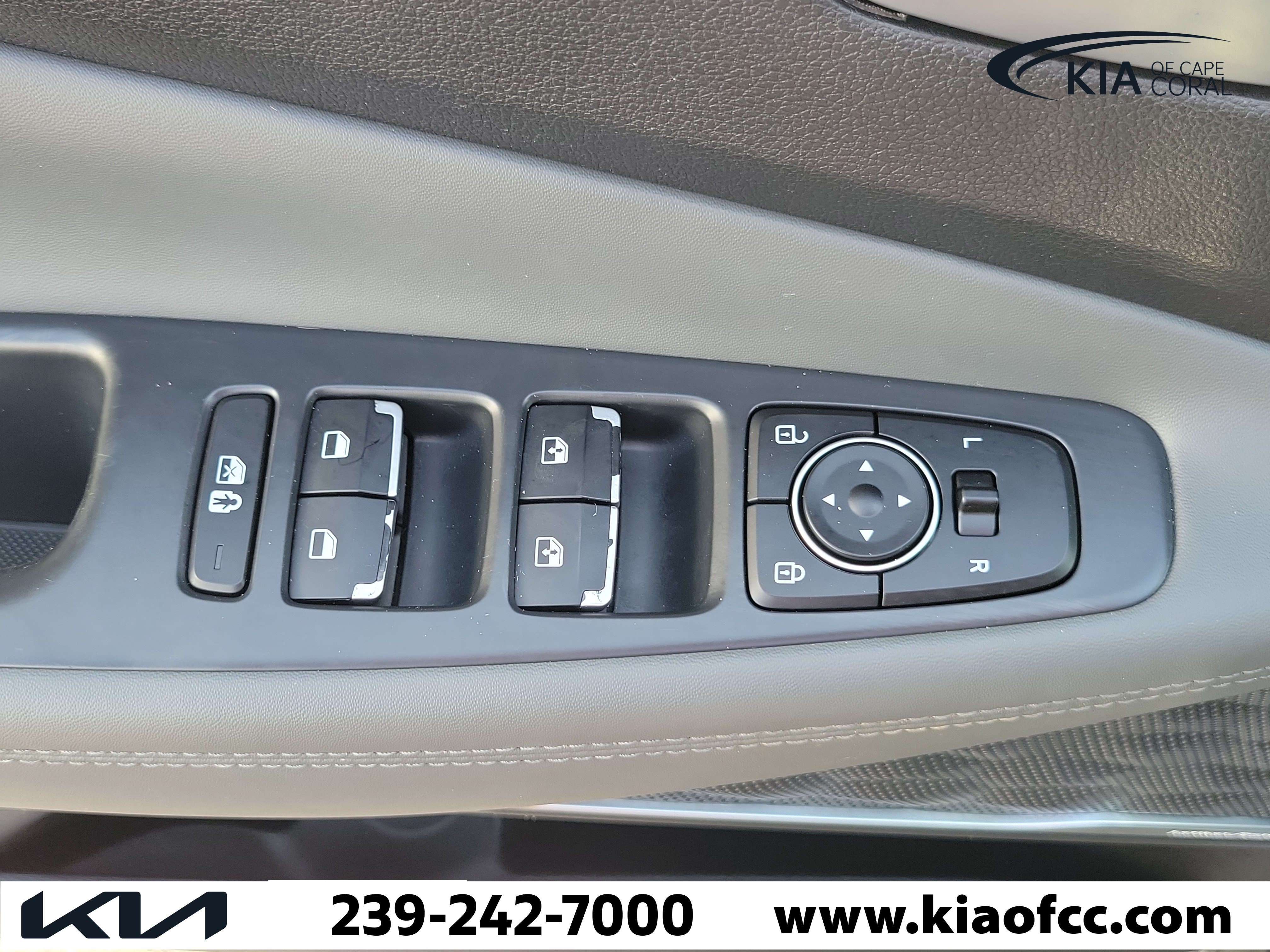 Used 2021 Hyundai Santa Fe SEL w/ Convenience + Premium Package FWD image 25