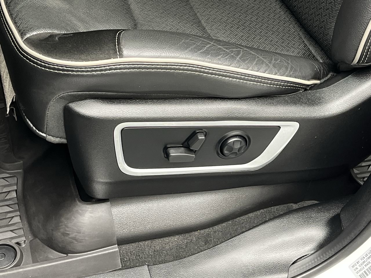 Used 2021 RAM 1500 Laramie w/ Night Edition AWD/4WD image 12