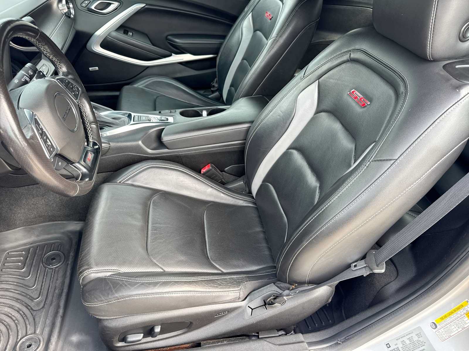 Used 2019 Chevrolet Camaro SS RWD image 15