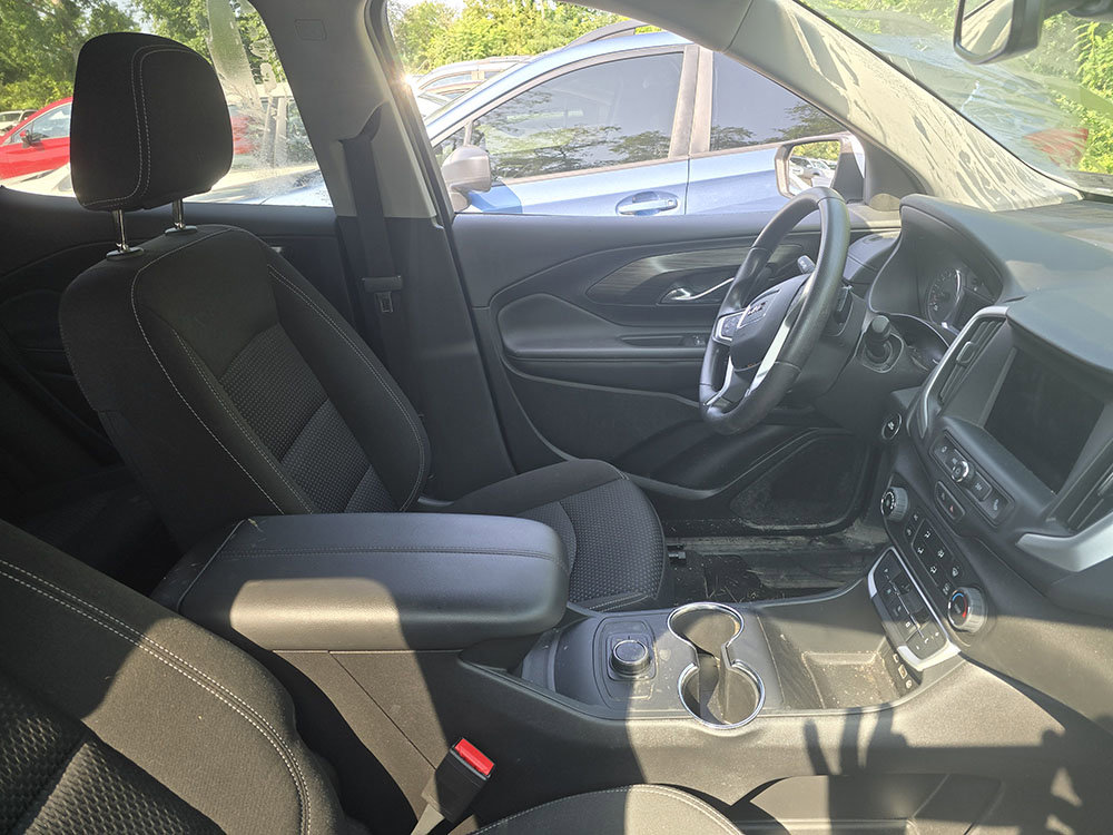 Used 2024 GMC Terrain SLE image 5