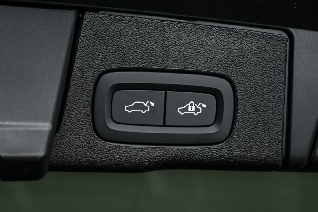 New 2026 Volvo XC60 B5 Ultra w/ Protection Package Premier image 31