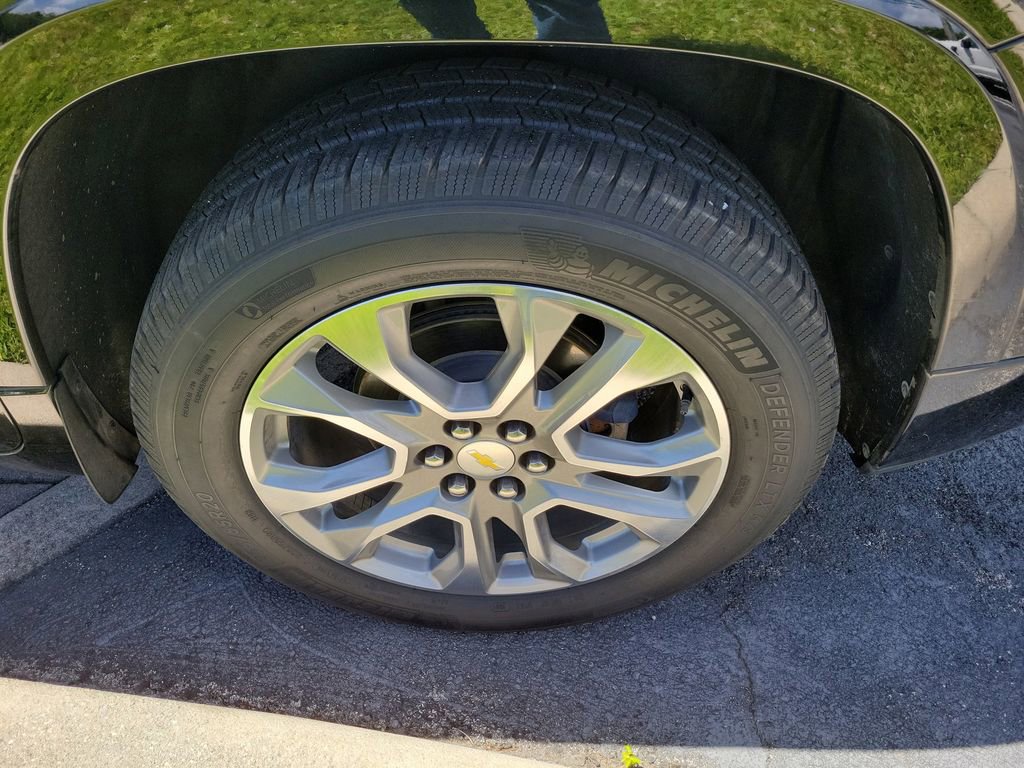 Used 2018 Chevrolet Traverse Premier w/ Driver Confidence II Package FWD image 11