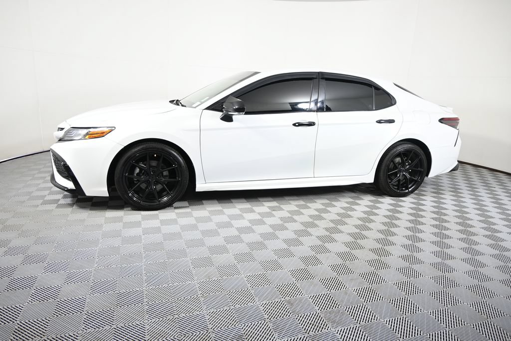 Used 2022 Toyota Camry XSE FWD image 2