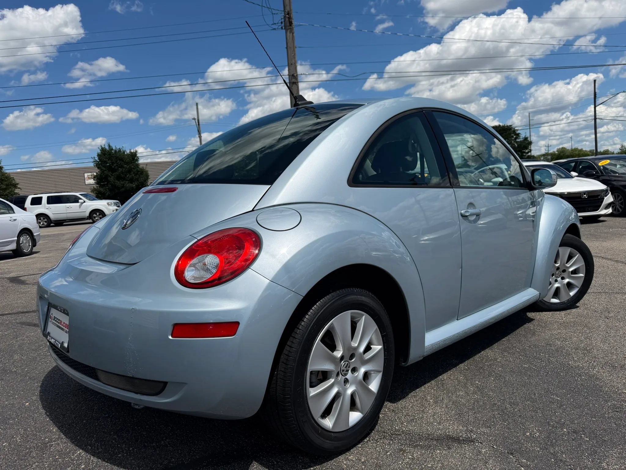 Used 2009 Volkswagen Beetle Coupe FWD image 12