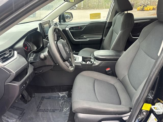 Used 2021 Toyota RAV4 LE image 31