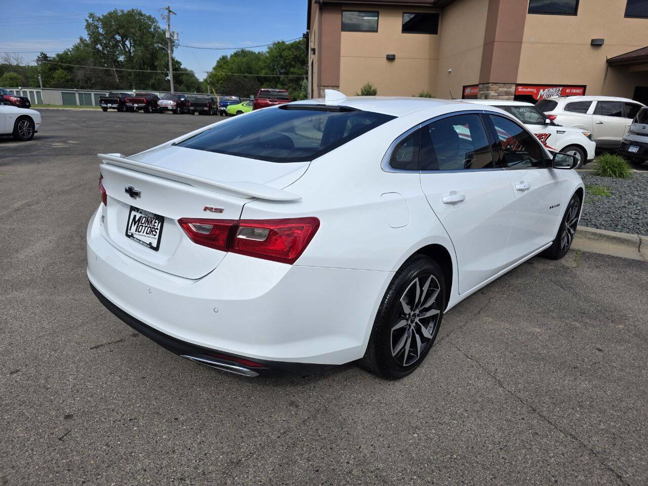 Used 2025 Chevrolet Malibu RS FWD image 9
