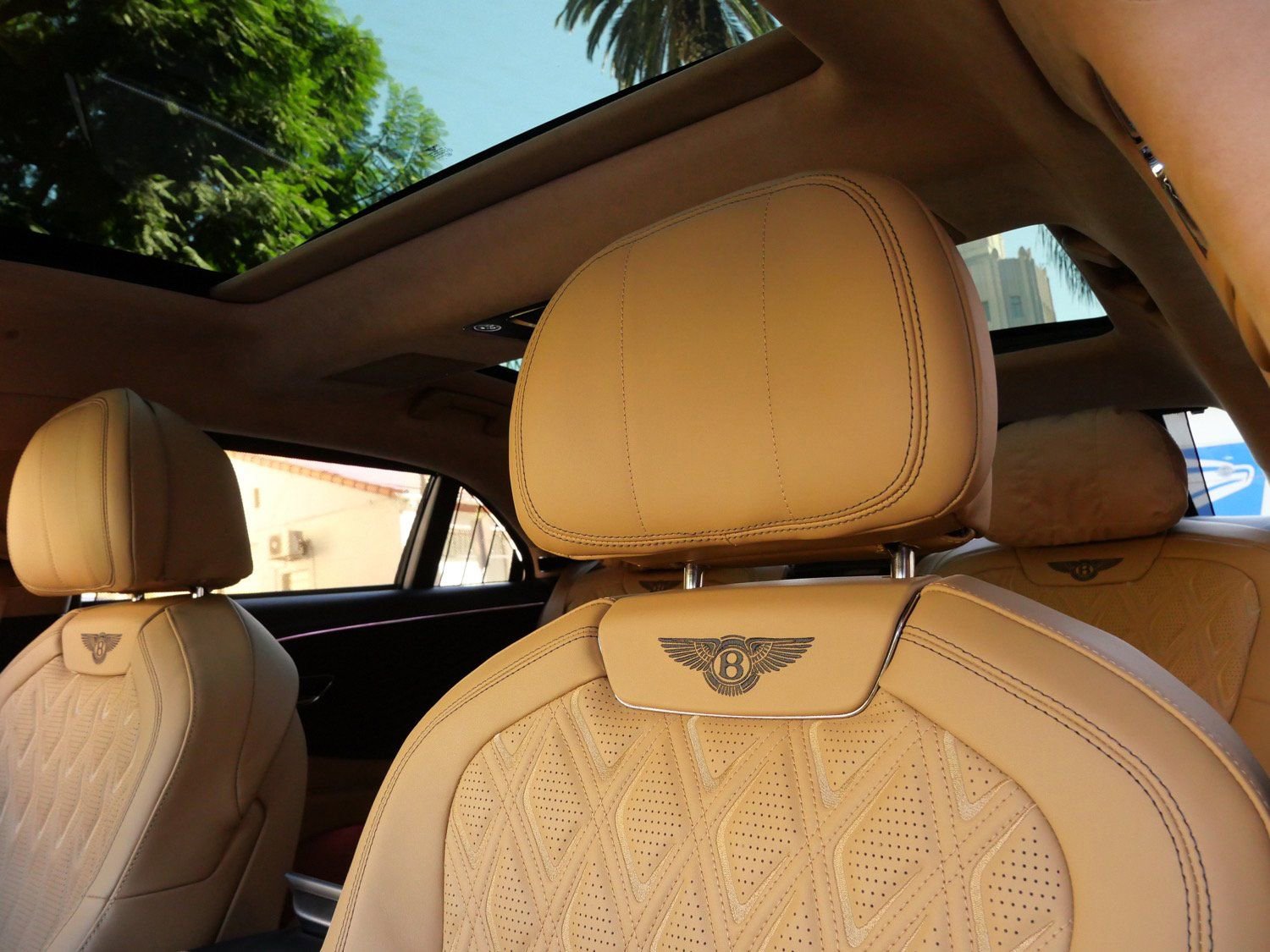 New 2026 Bentley Flying Spur Azure image 19