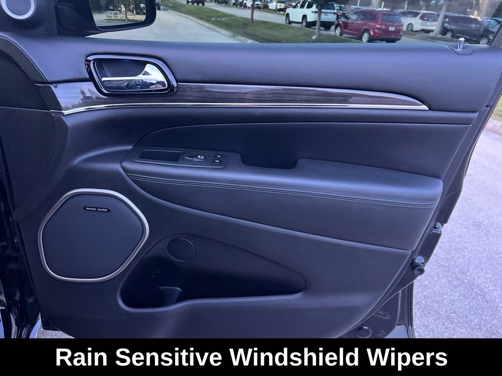 Used 2020 Jeep Grand Cherokee Overland AWD/4WD image 19