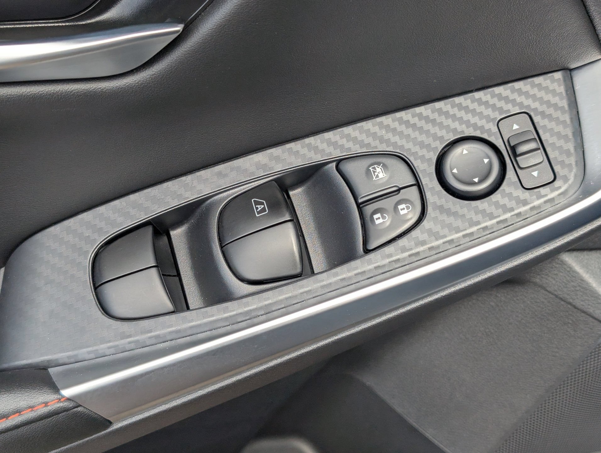 Used 2025 Nissan Sentra SR FWD image 19