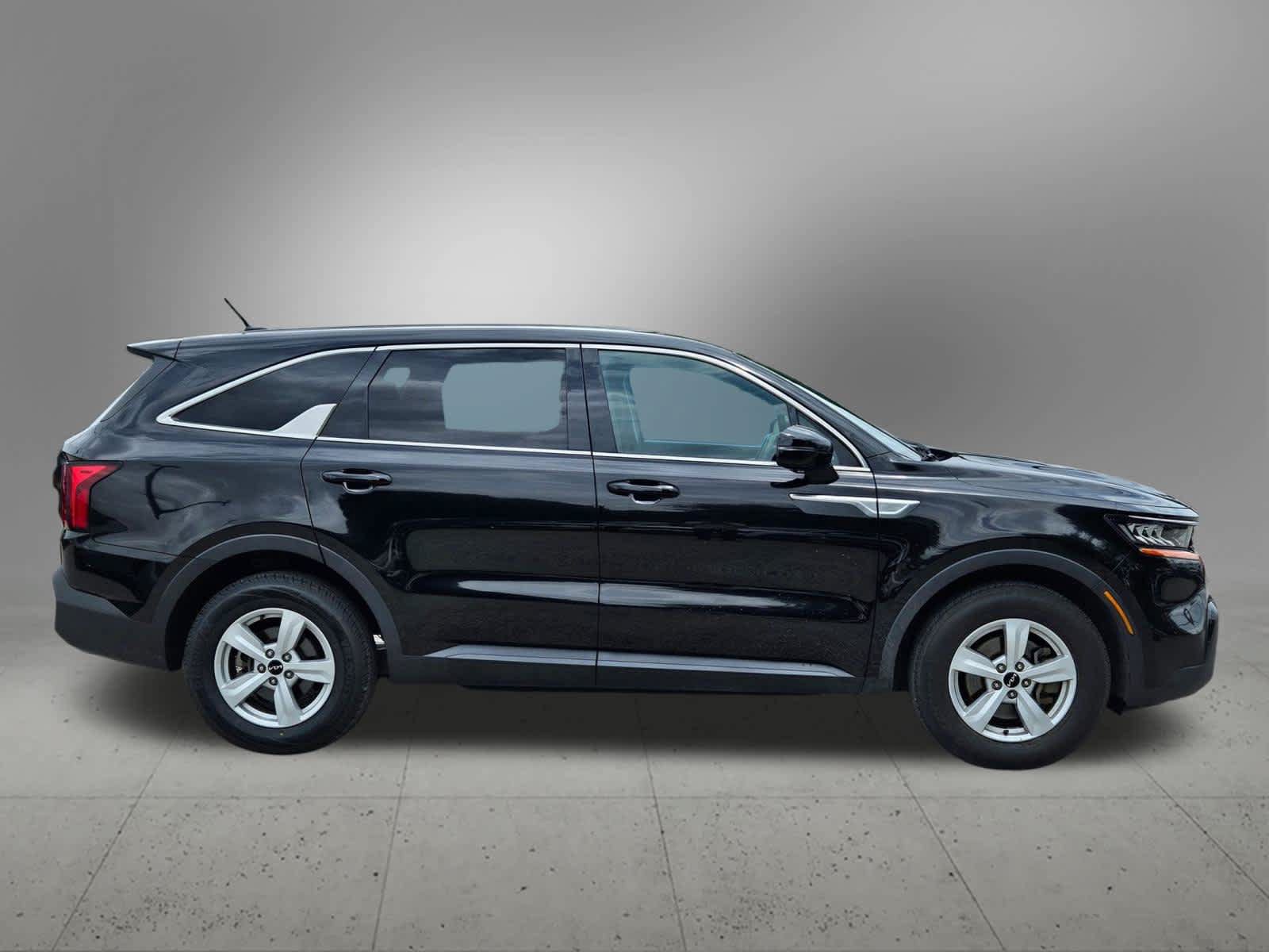 Used 2022 Kia Sorento LX FWD image 7