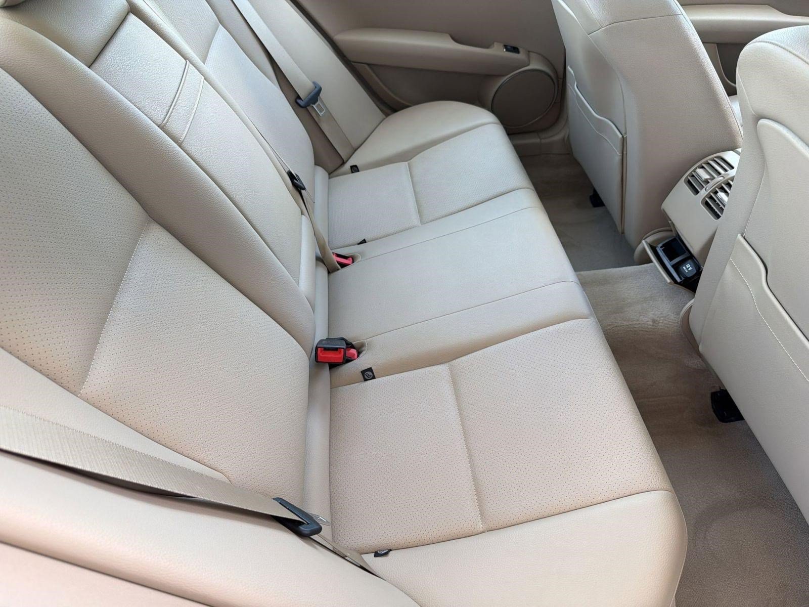 Used 2012 Mercedes-Benz C 300 4MATIC Sedan image 30
