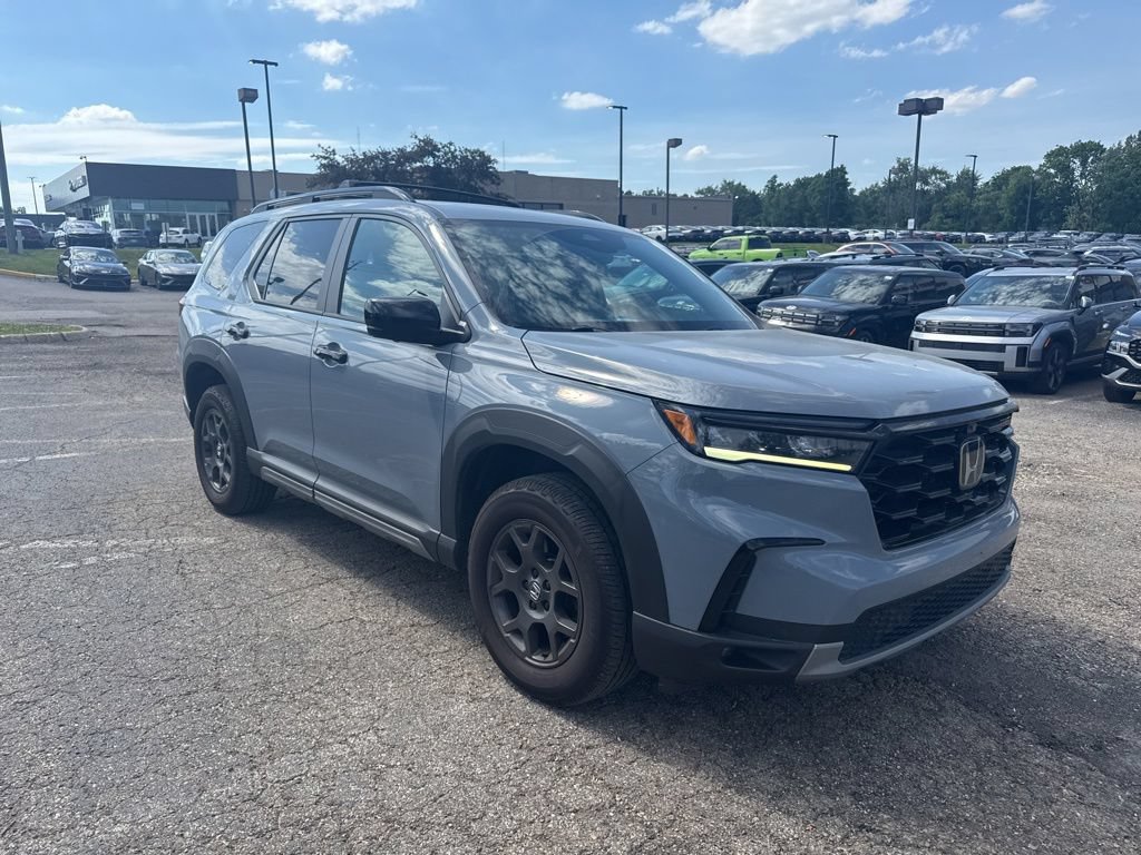 Used 2023 Honda Pilot TrailSport image 7