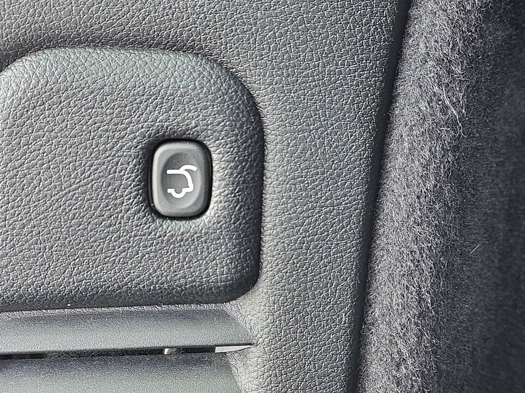Used 2025 Dodge Durango GT AWD/4WD image 17