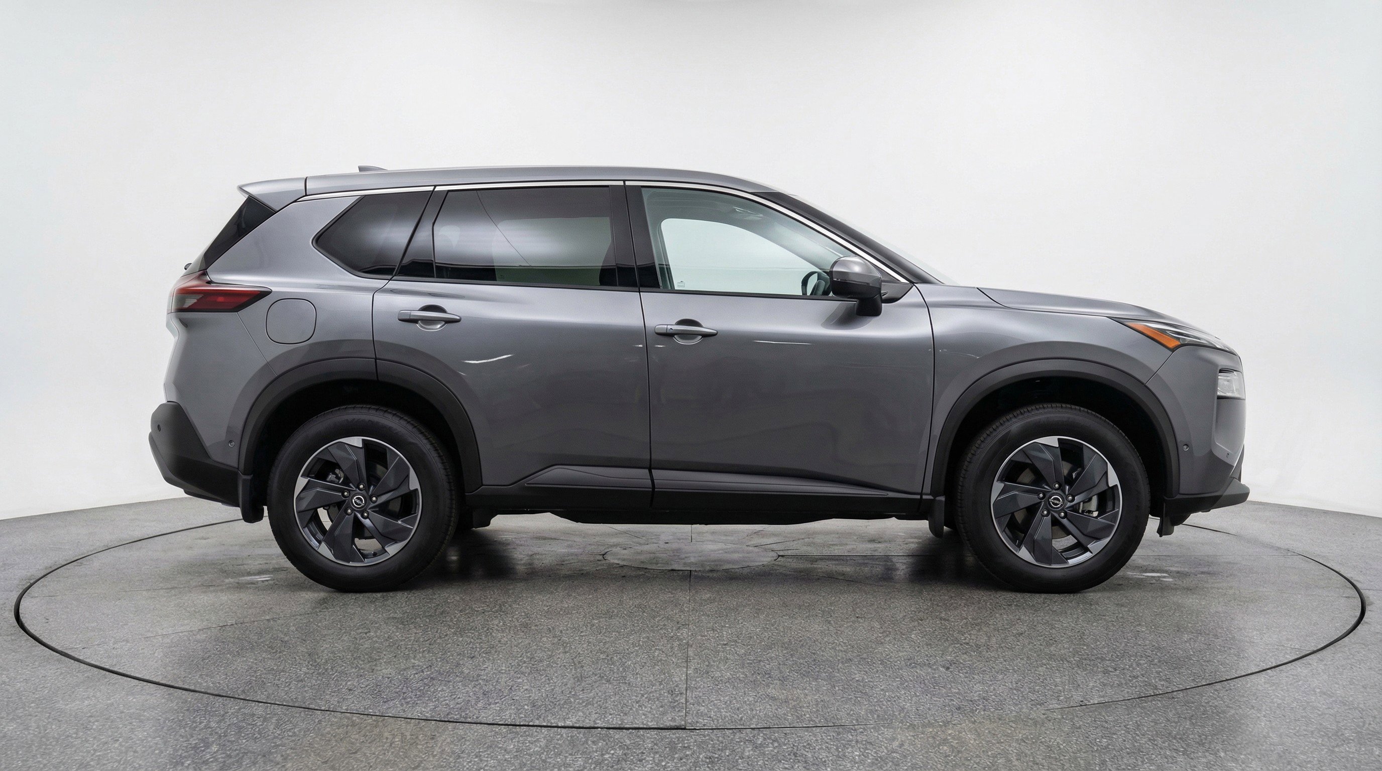 Used 2025 Nissan Rogue SV image 11