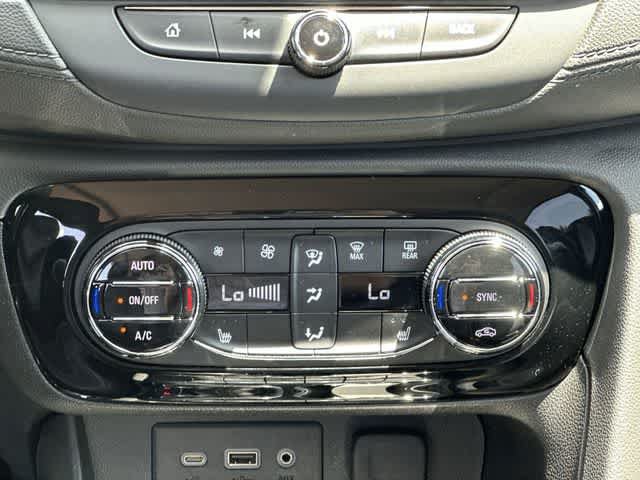 Used 2023 Buick Encore GX Essence w/ Experience Buick Package AWD/4WD image 16