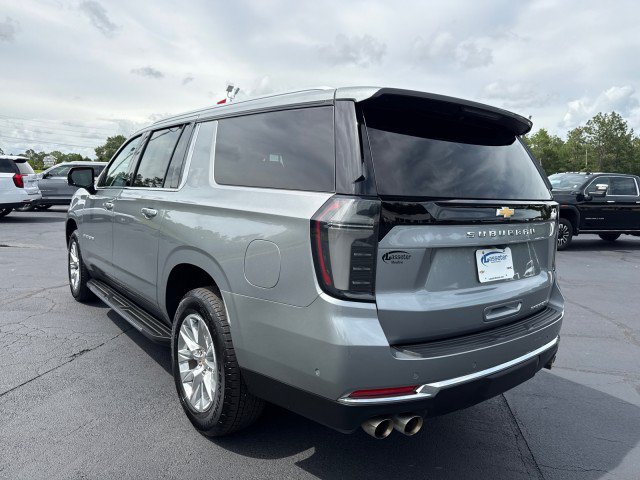 Used 2025 Chevrolet Suburban Premier RWD image 5