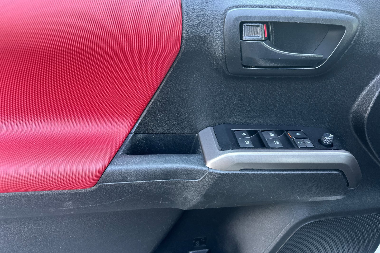 Used 2023 Toyota Tacoma SR5 image 9