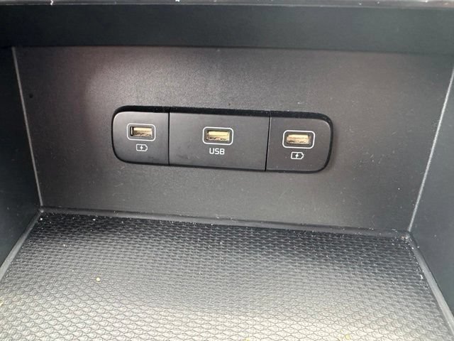 Used 2023 Kia Carnival LX FWD image 46