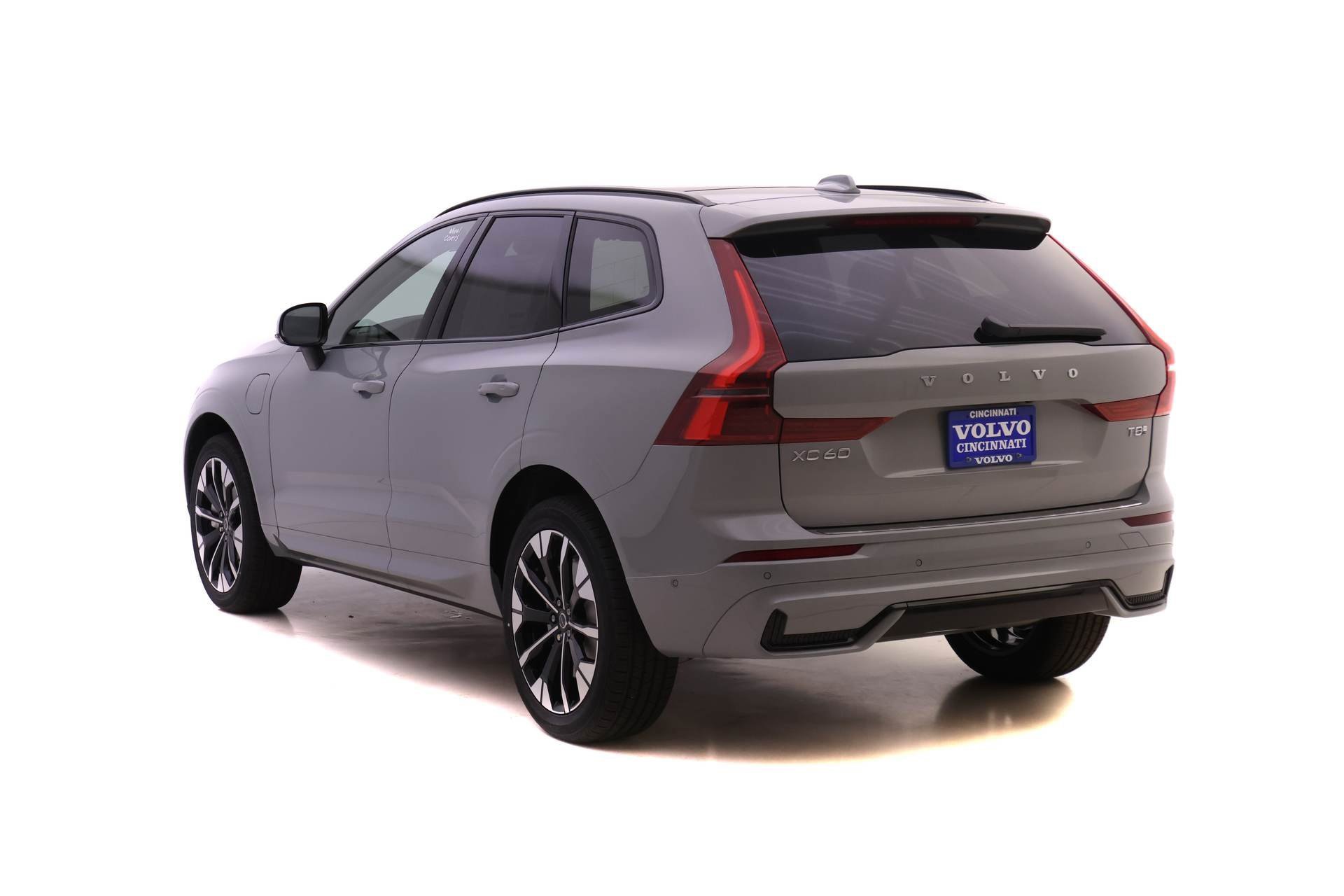 New 2026 Volvo XC60 T8 Plus w/ Protection Package Premier image 5