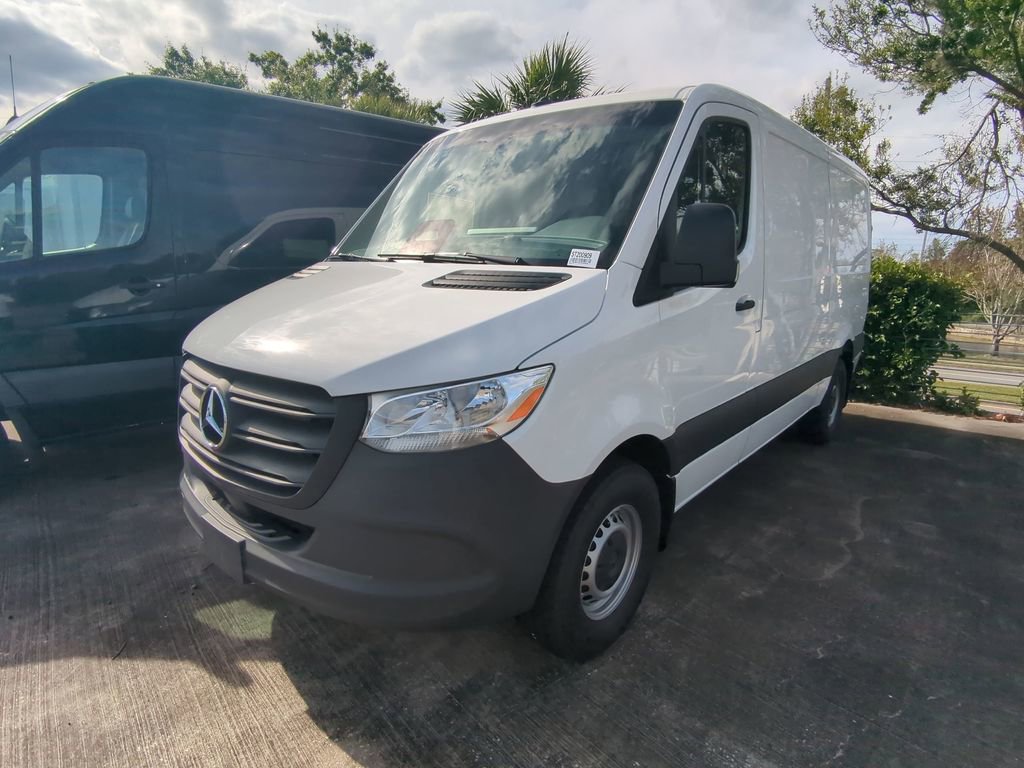 Used 2025 Mercedes-Benz Sprinter 2500 image 17