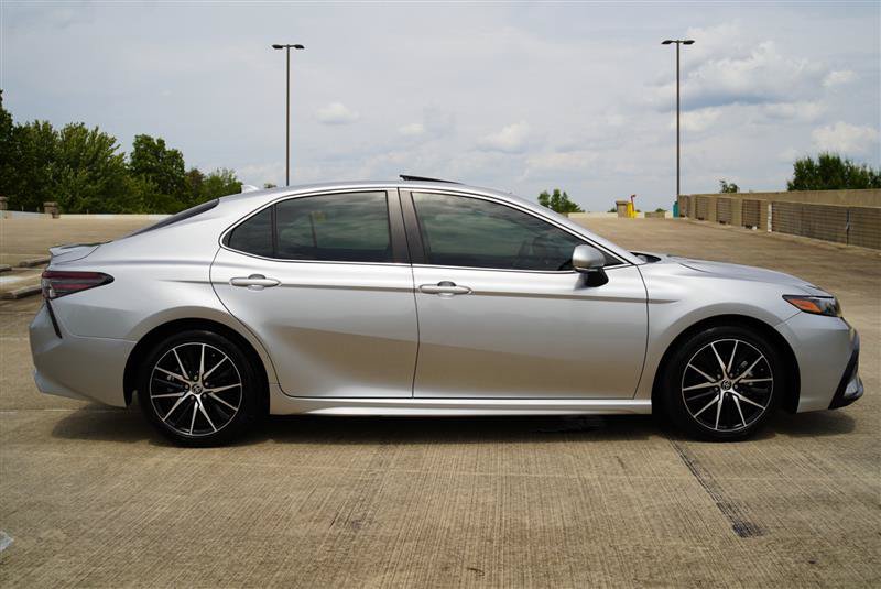 Used 2024 Toyota Camry SE w/ Audio Upgrade Package FWD image 6