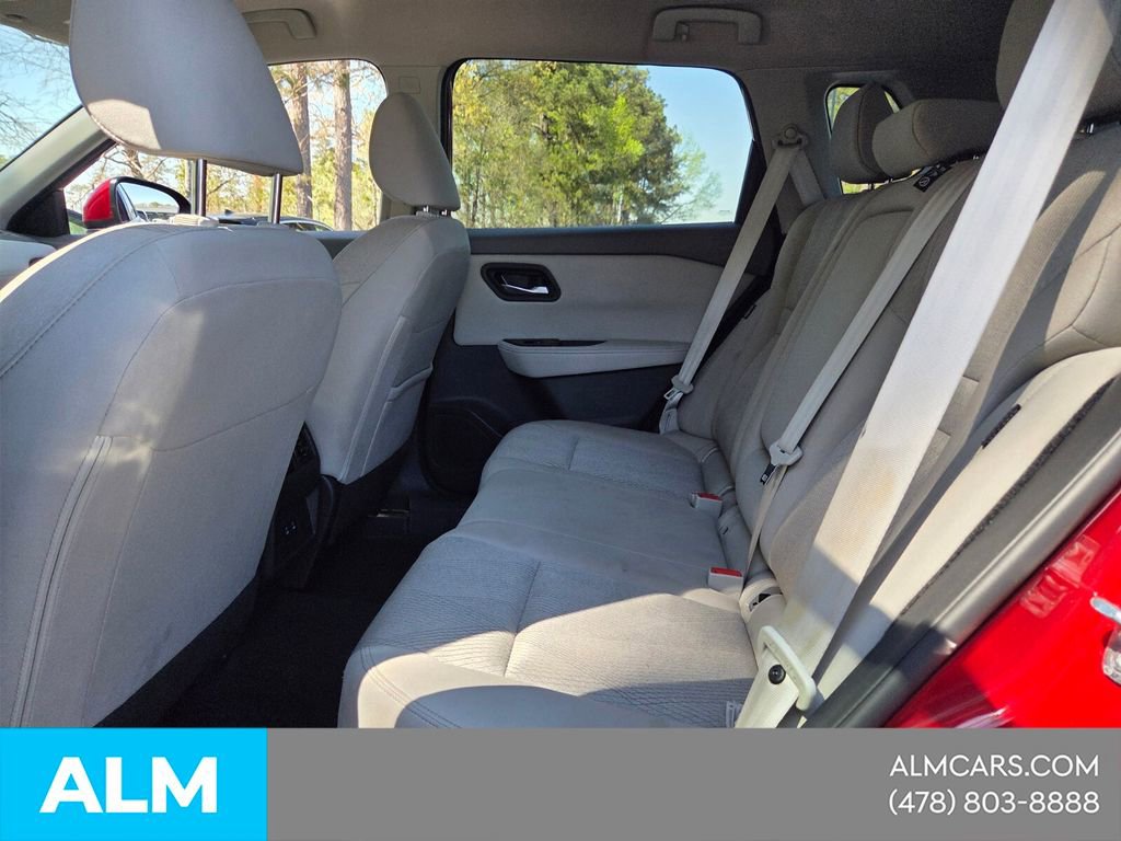 Used 2025 Nissan Rogue SV image 5