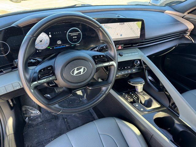 Used 2024 Hyundai Elantra Limited image 3
