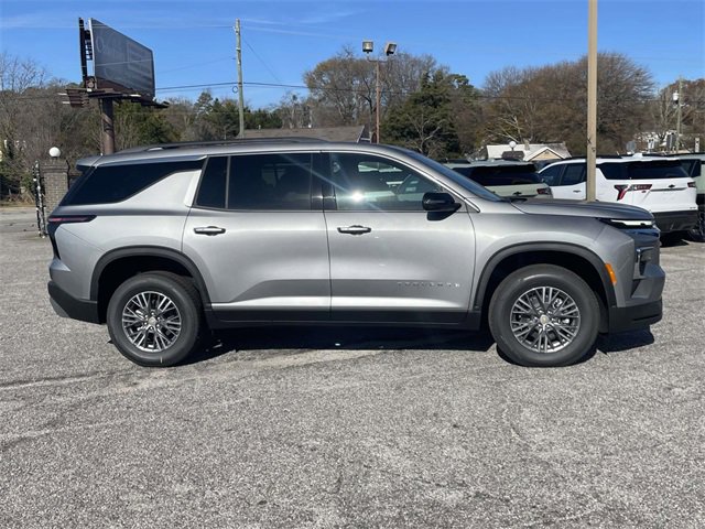 New 2026 Chevrolet Traverse LT image 2
