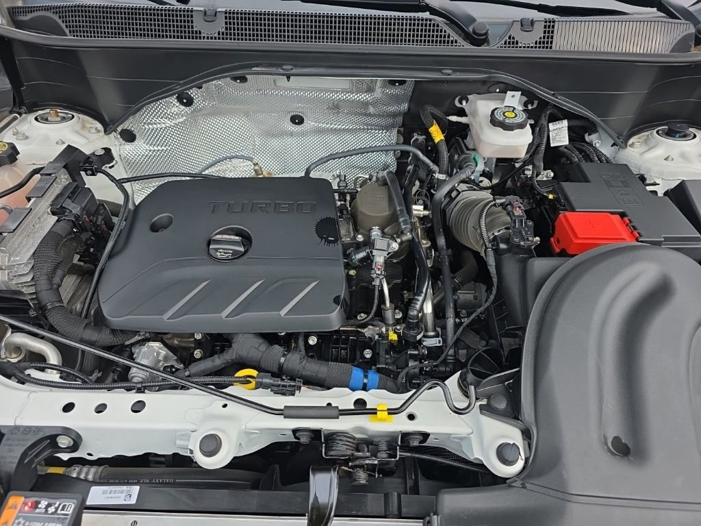 Used 2024 Buick Encore GX Sport Touring image 12