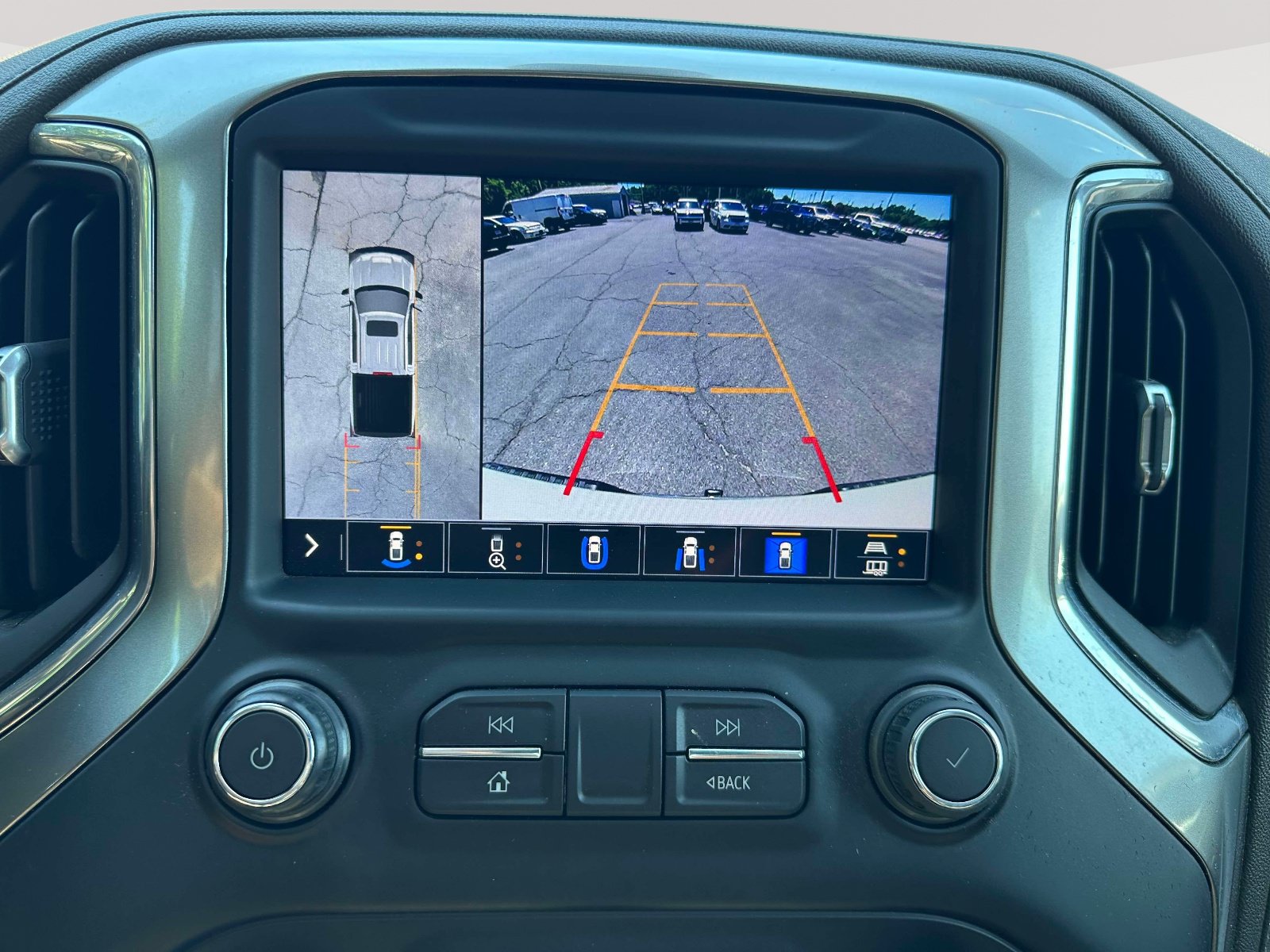Used 2021 Chevrolet Silverado 1500 LTZ w/ LTZ Premium Package AWD/4WD image 12