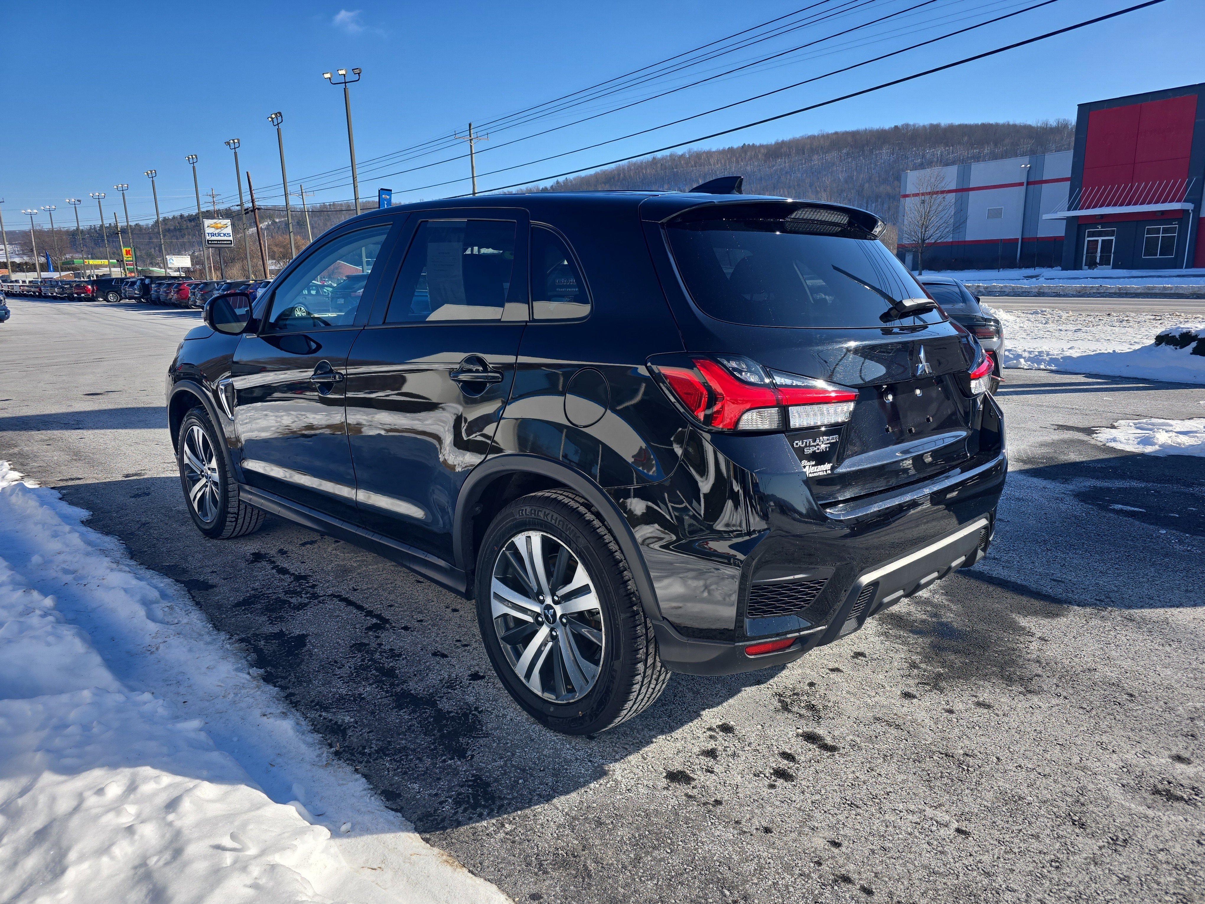 Used 2025 Mitsubishi Outlander Sport SE image 6