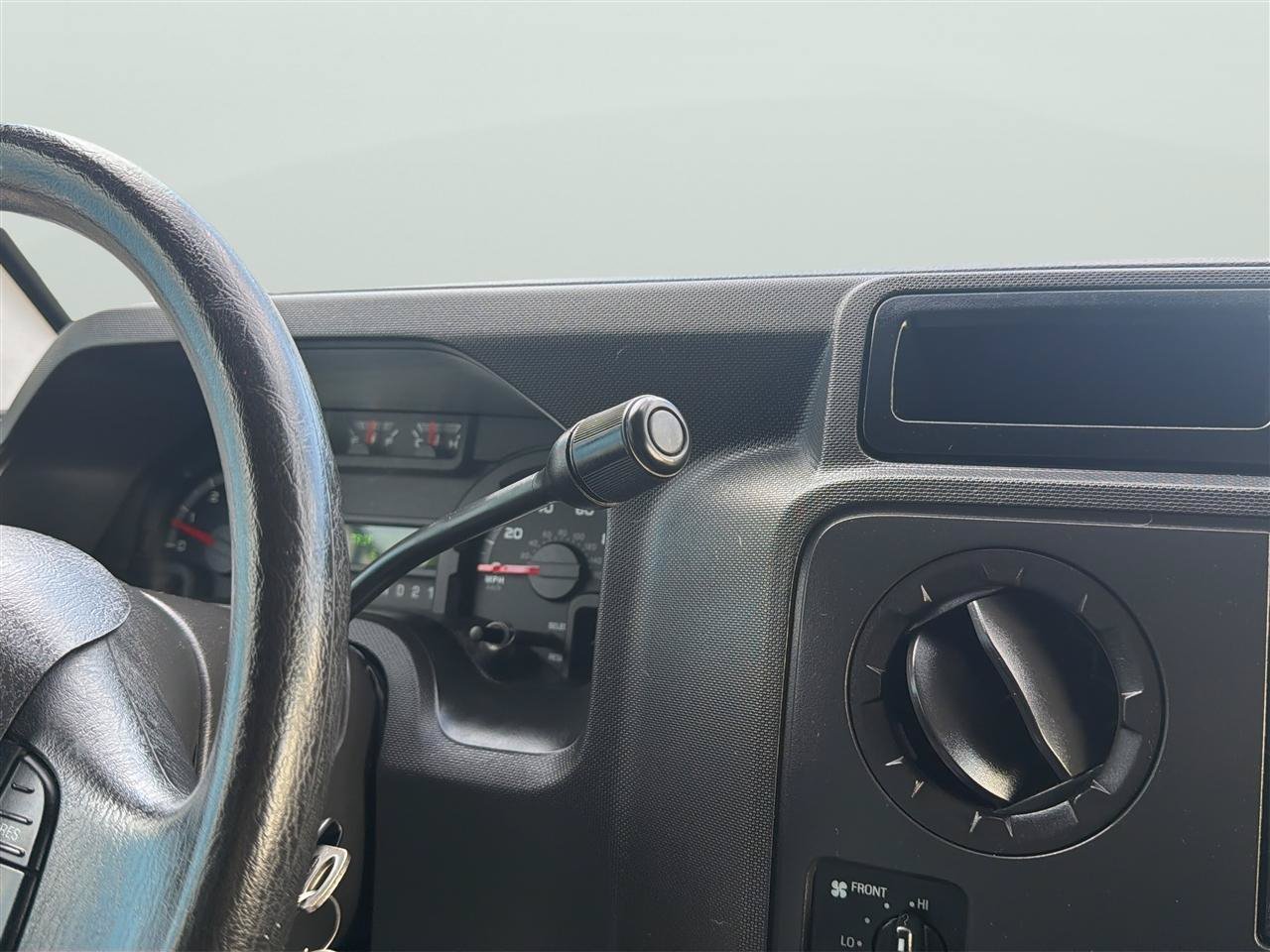 Used 2010 Ford E-350 and Econoline 350 XL RWD image 21